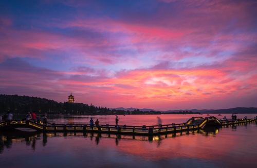 雷峰夕照-冯洁.jpg