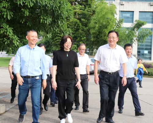 bbb850494acf23cb42ce46b903b4863.jpg