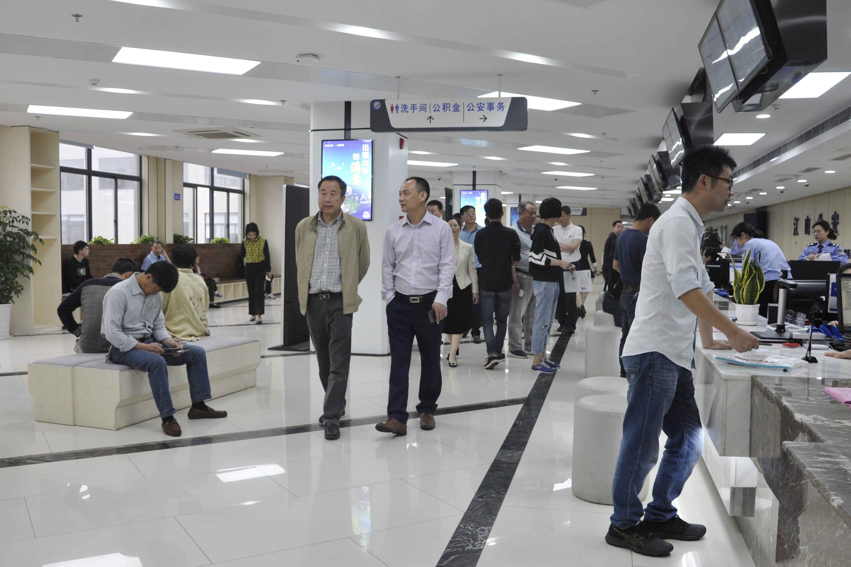 营口市鲅鱼圈区副区长王殿丰一行来江考察学习