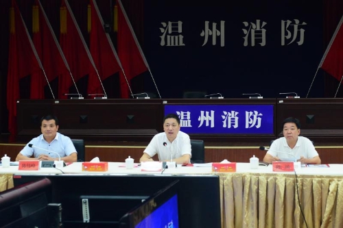 黄寿龙2.jpg