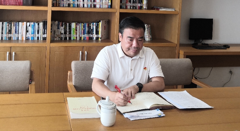 黄荣定以普通党员身份参加党支部党史学习教育专题组织生活会 (1)_副本.jpg