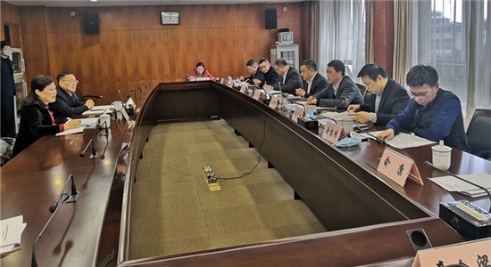 市十三届人大社会委召开第十二次全体会议 (1)_副本.jpg