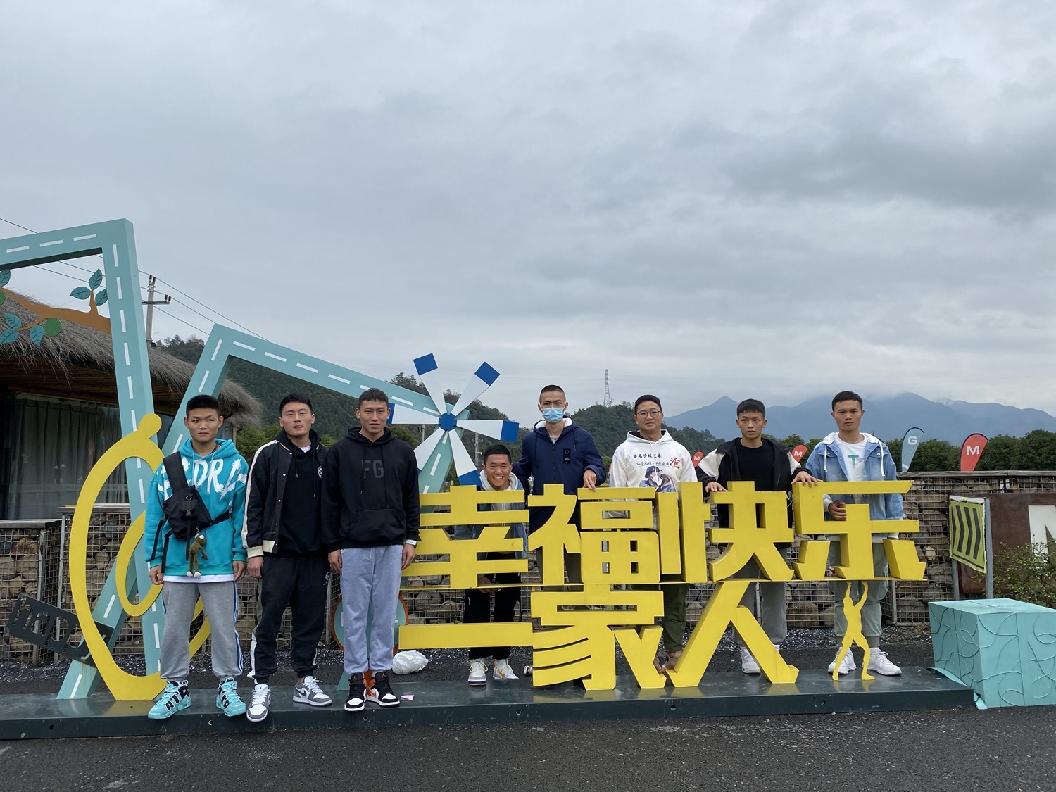 F:\u66f4新投稿照片
月\uff081)瑞口p67015311659438koX.jpg
