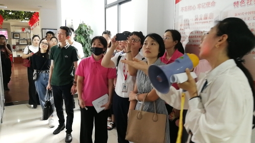 参观移动龙湾分公司.JPG