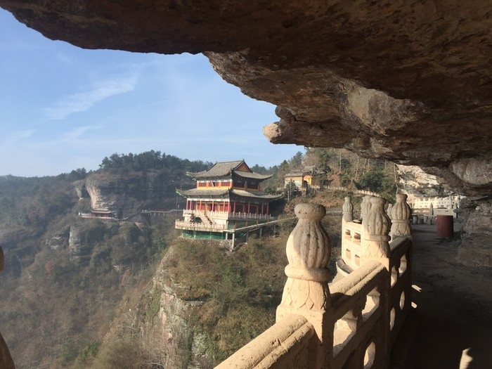 天师殿,堡垒般五丈高城楼,又称东天门 屏岩洞府 景区索道站站长 张群铭.jpg