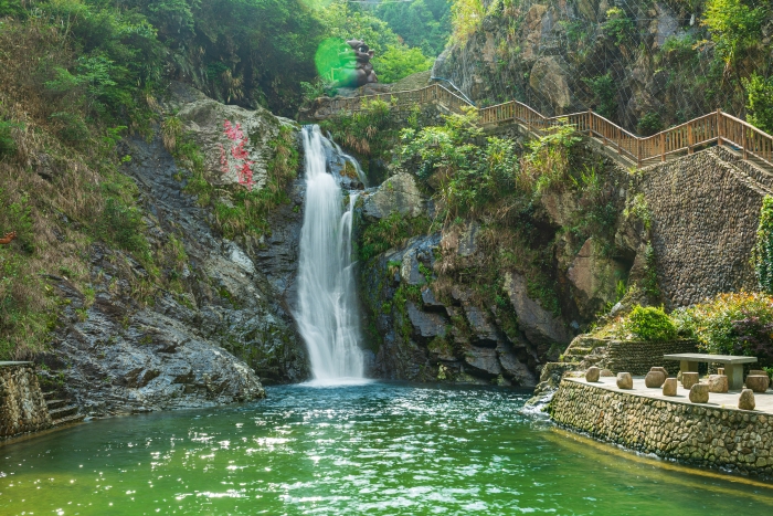 4龙涎瀑-余志明.jpg