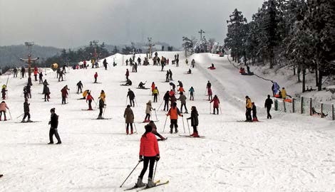 四明山国家森林公园滑雪场.bmp.jpg