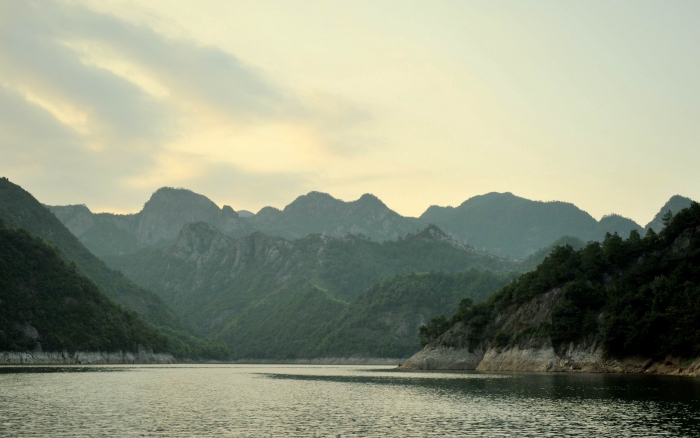 图三十五 山光水色2.jpg