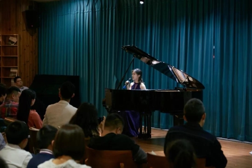 【回顾】因为爱·致敬音乐女神克拉拉·舒曼：征服情感的柔美——邵雪纯的钢琴独奏分享会