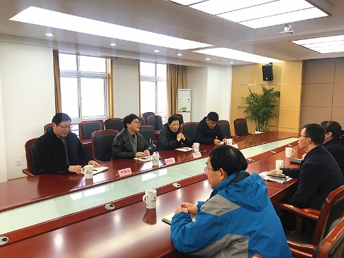 郑晓红一行考察.jpg