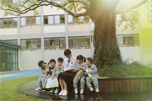 榕树下，我们一起阅读越美——水头镇小童洲幼儿园胡奇妙_副本.jpg