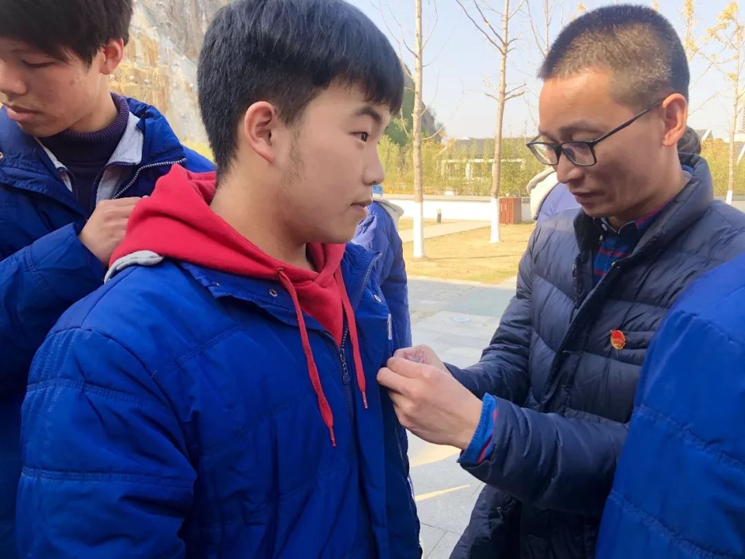 说明: https://mmbiz.qpic.cn/mmbiz_jpg/aIzxG9VqSqh4kOaaeC5FciajTMgFltoiaQkNjMCuxfM6otdPVaM1TVZia18XbnwDas8wNicYgtfEpeNavFlz5teWDQ/640?wx_fmt=jpeg