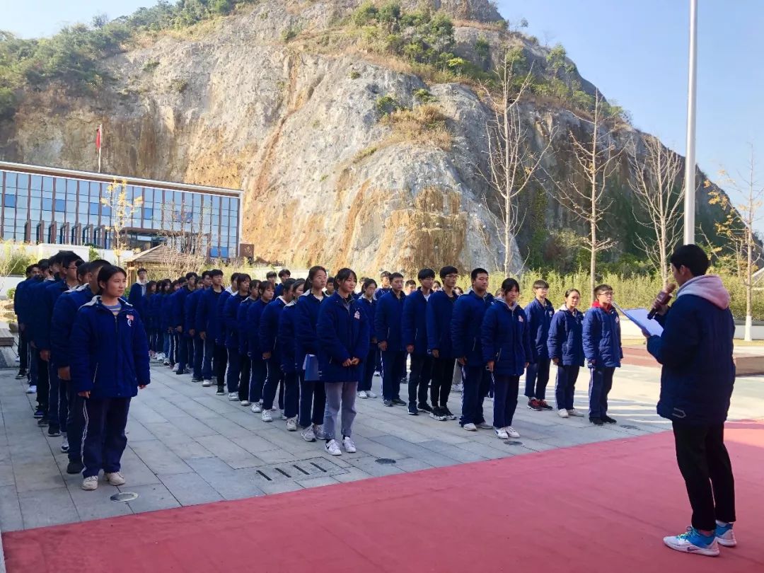 说明: https://mmbiz.qpic.cn/mmbiz_jpg/aIzxG9VqSqh4kOaaeC5FciajTMgFltoiaQcbSfkCTpzqAkib9bV2cvNW6roR5oxhTUsLQL4W2jWPHxEwhkcxk2Plw/640?wx_fmt=jpeg