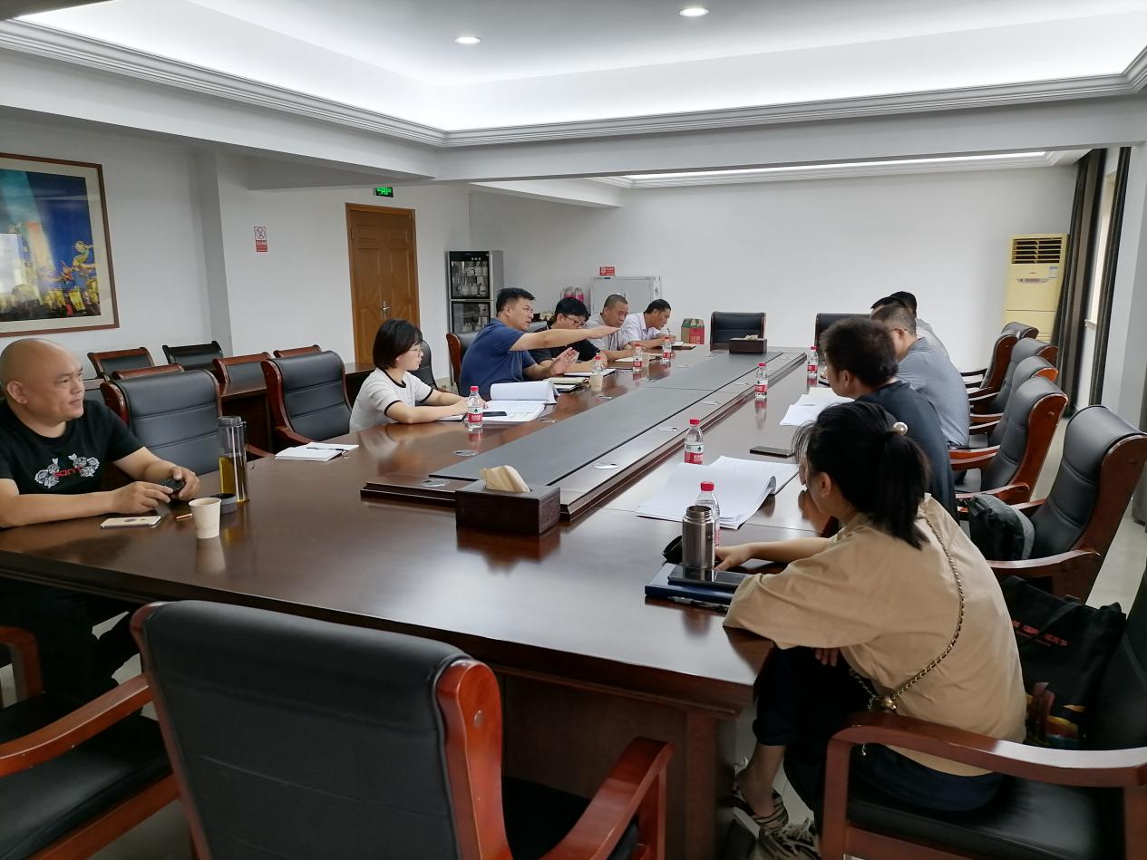 说明: 周一：上午，81省道指挥部会同文旅局、石塘镇就公路设计中加入石塘旅游特色元素进行探讨，应文明副指挥参加