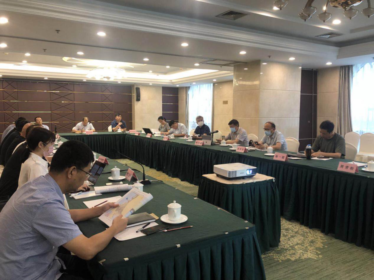 说明: 周五下午，81省道支线石塘涉海路段用海方式设计优化咨询会在杭州召开。 (2)