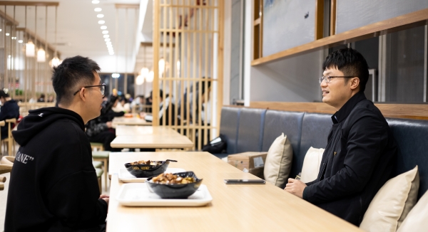 学生食堂用餐1