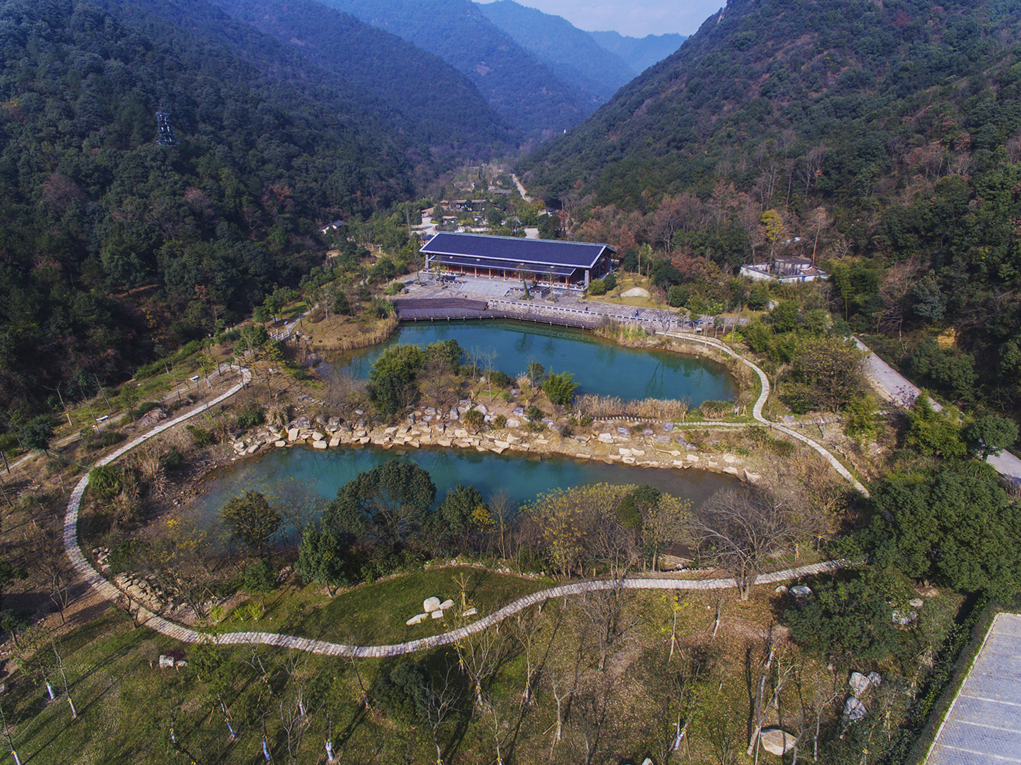 旅游西进的第一站,是"两江一湖"(富春江-新安江-千岛湖)国家级风景