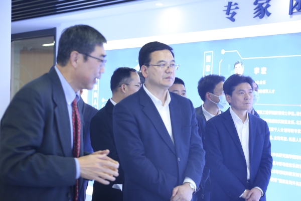 半岛体育- 半岛体育官方网站- 半岛体育APP下载全球动态｜安踏集团上半年营收增长 143%；比音勒芬上半年净利润下滑 1356%；毛戈平上半年收入增长 313%