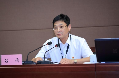 局党委书记、局长吕丙授党课1.jpg