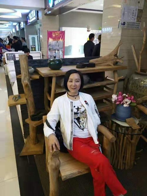 黄小梅照片.JPG