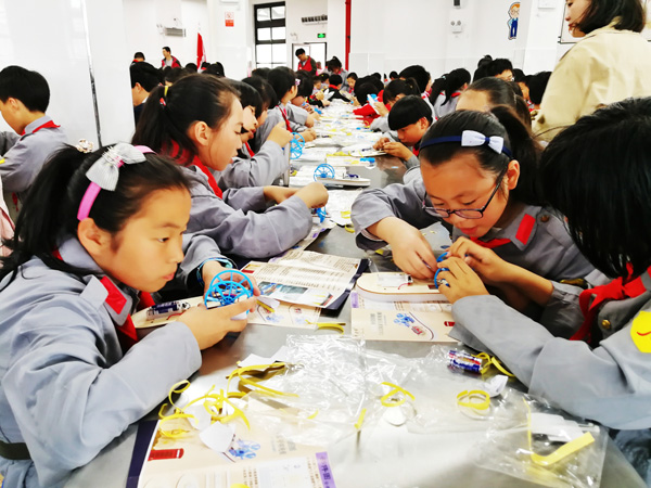 20190429市政协科协界别开展科技大篷车进校园活动4.jpg