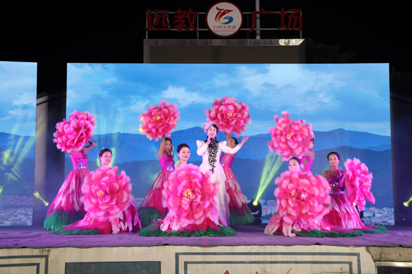 20190427市政协文艺界开展“委员助推百村、共圆振兴之梦”文艺演出活动 (8).jpg