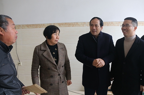20200115市政协副主席张于荣一行到石桥头镇开展走访慰问活动1.jpg