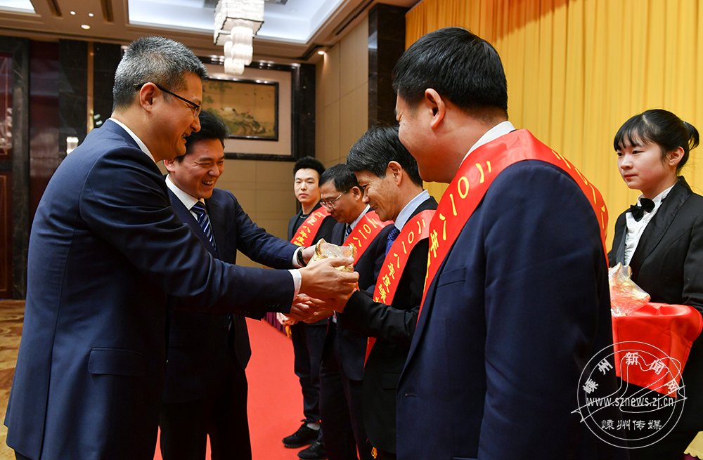 全市“三个年”活动动员大会召开 1704