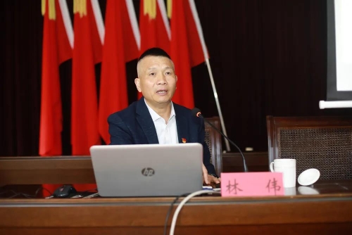 邀请台州学院马克思主义学院院长,教授林伟作题为《学党史 铭初心 化