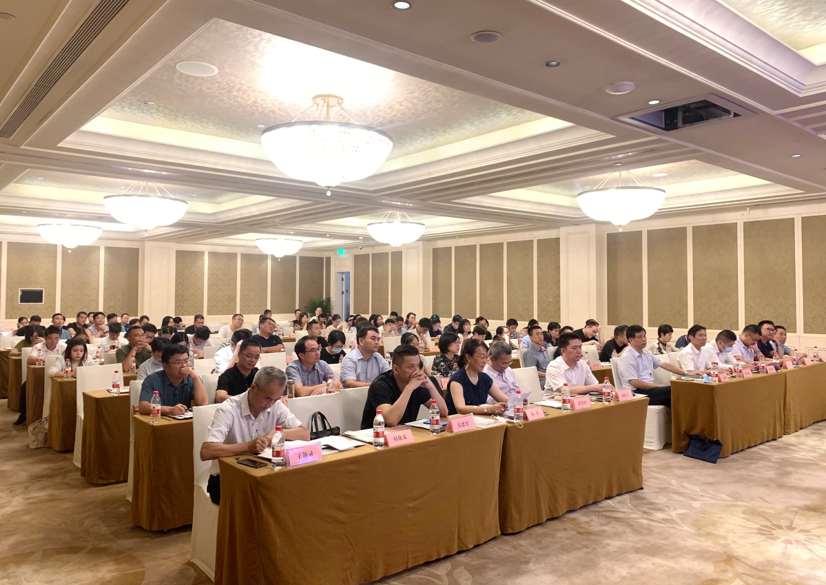 学习场面.jpg 学习场面.jpg
