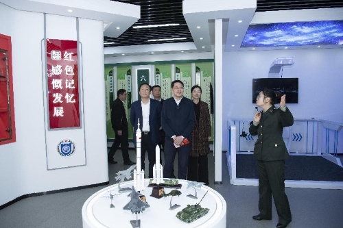 周厅444.jpg
