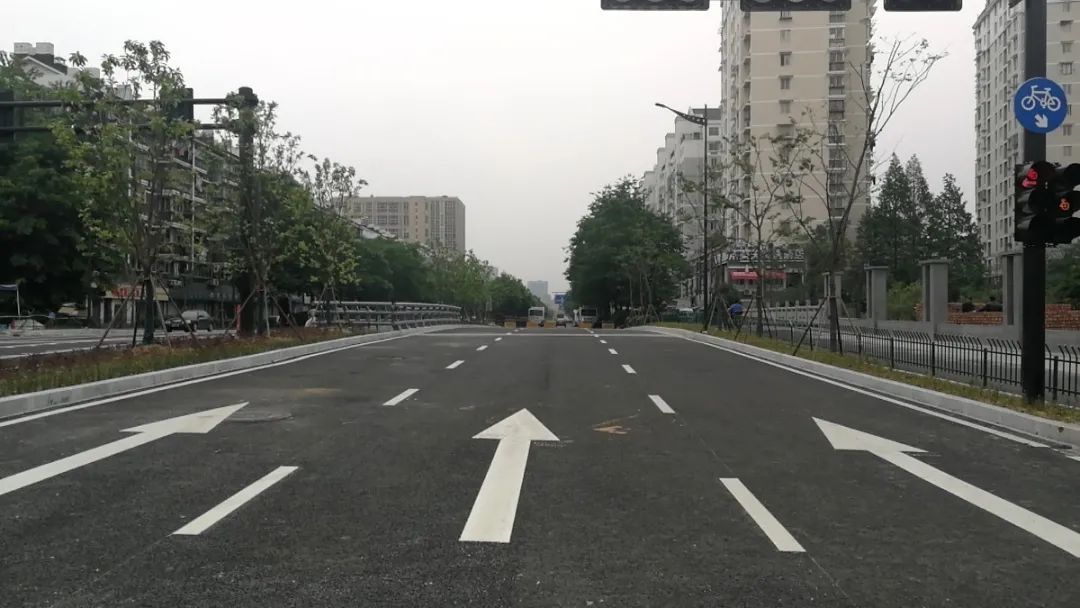 https://mmbiz.qpic.cn/sz_mmbiz_jpg/1jcbBCQMwbALIDPibSLwgwnpicKSO2bm91I4gqicGFUvD6l5HHTxQexnicRo6RoAmGRG4wAtnt3KSM845XEy6Nz58Q/640?wx_fmt=jpeg