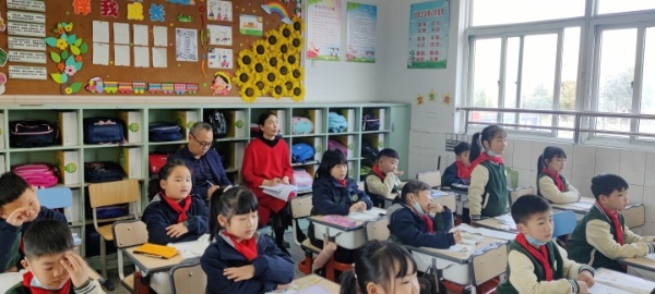 听课 李.jpg