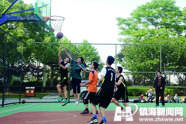 “迎五四 爱生活”篮球友谊赛举行