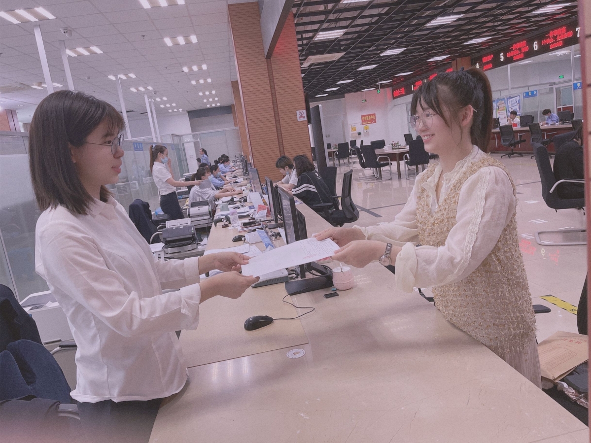 玉环分中心开展“标准服务 服务微笑”礼仪培训.jpg