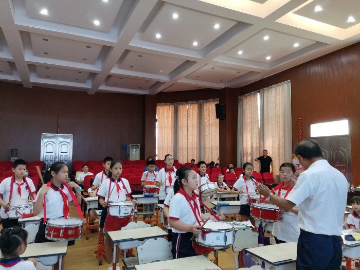 宁波市关工委慰问指导假日学校工作2.jpg