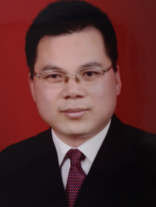 党委委员、副局长王新忠