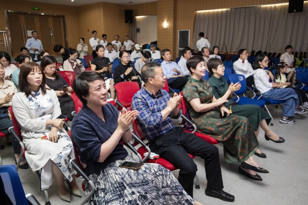 图5:鉴赏会现场.jpg