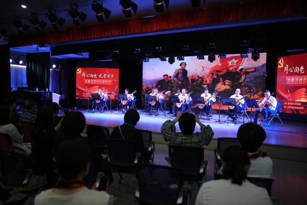 图9:鉴赏会现场.jpg