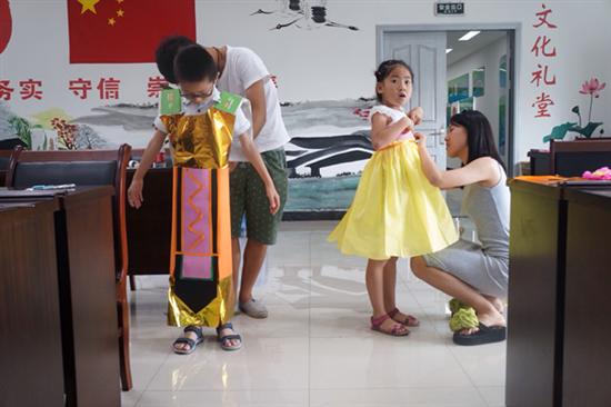 横杨社区:师生动手尽展才艺 毕业晚会值得期待.jpg