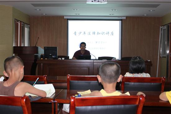 百灵社区：青少年法律知识讲座.jpg