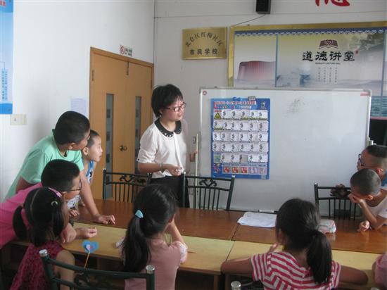 红梅社区:趣味课堂,寓教于乐.JPG