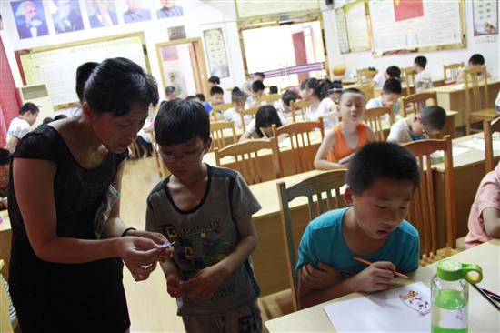 红联社区：传统技艺走进假日学校.JPG