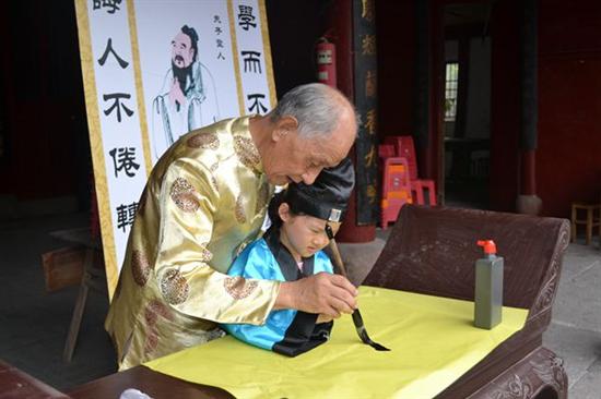 灵岩开蒙2.JPG
