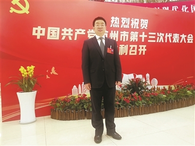 唐小辉奋力争当新时代清廉高地建设排头兵