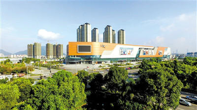 位于南湖板块的城市综合体华润万象城.