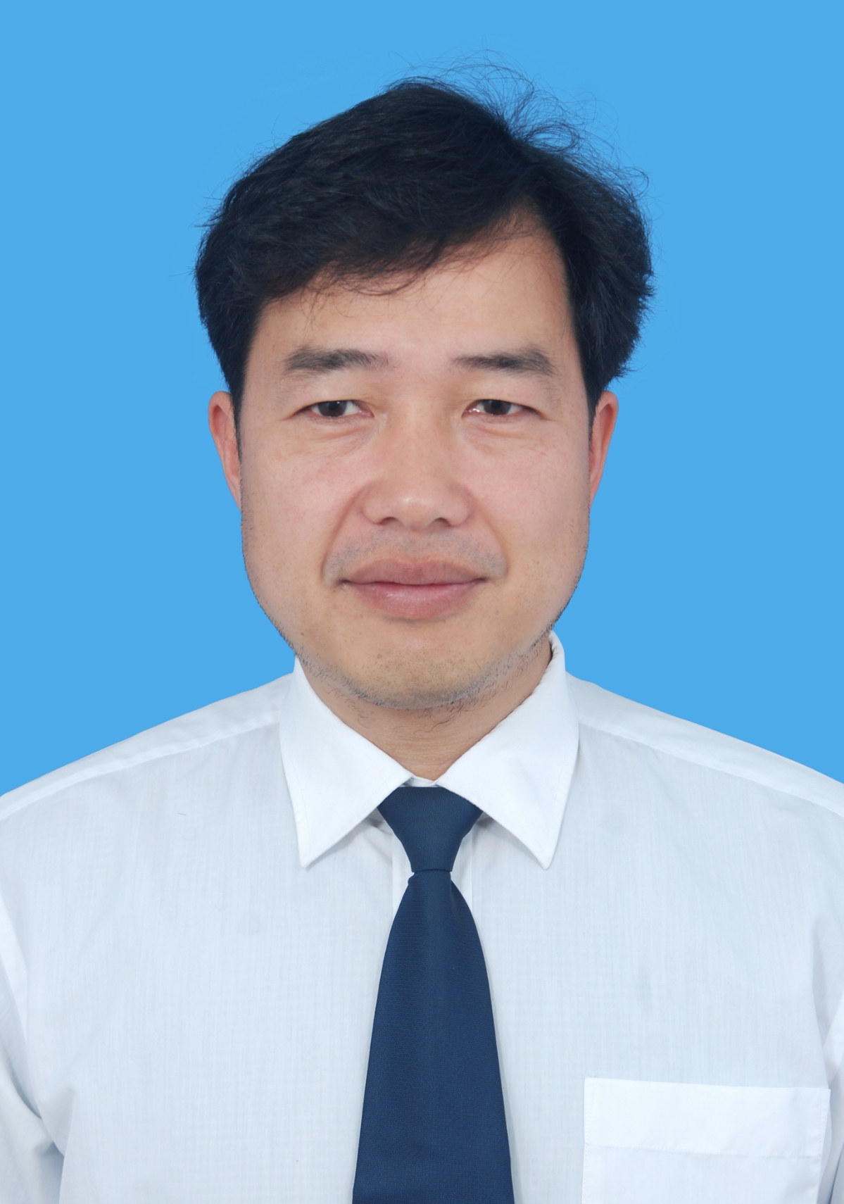 吴孝通党组成员副局长