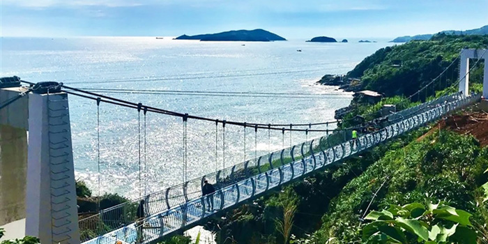 浙南最美滨海栈道全线贯通沿自然山体或礁岩顺势而建全长22千米