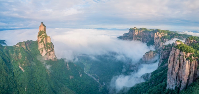 观音峰雪景(陈春棠摄)神仙居南天桥(陈春棠摄)神