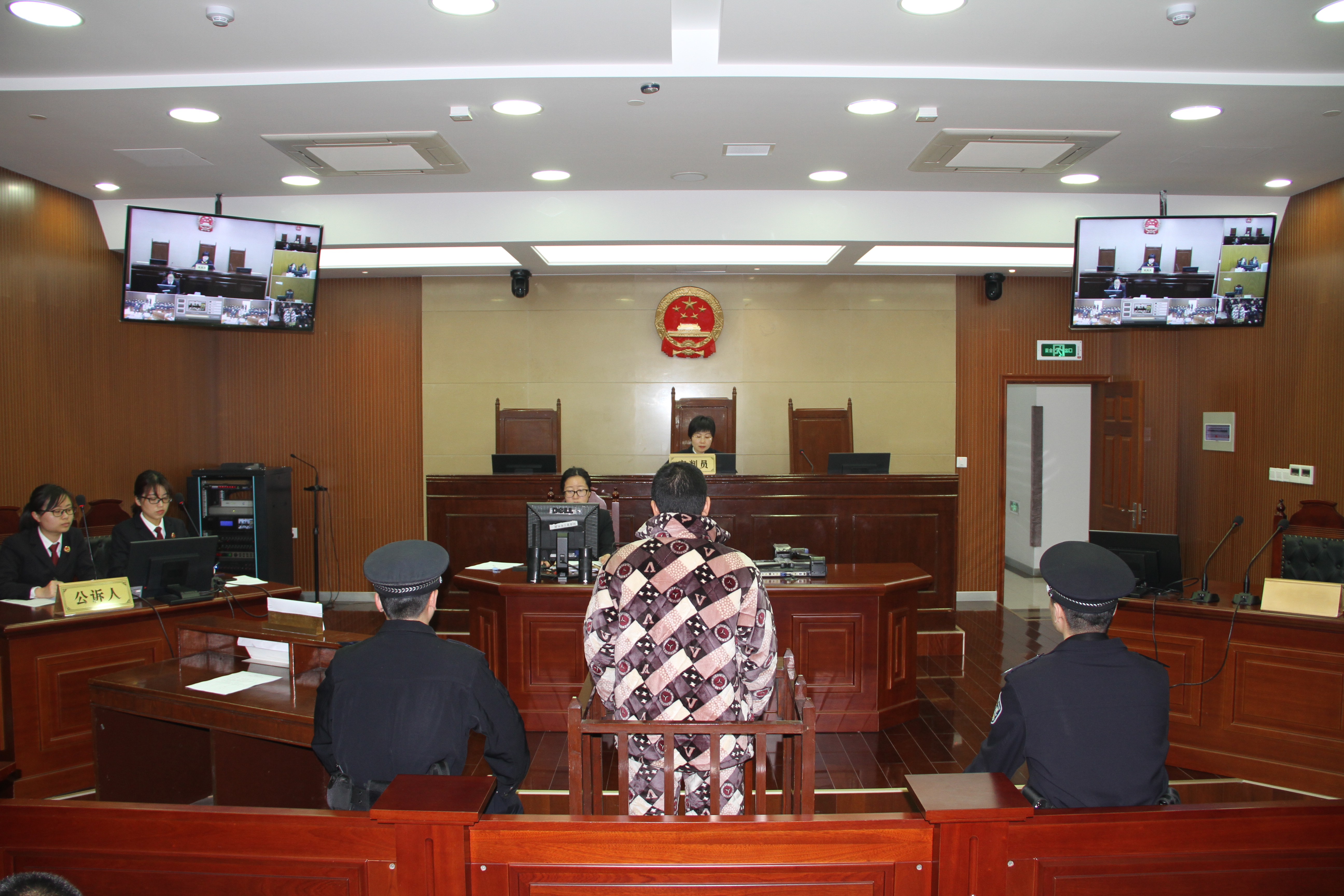 我院刑庭落实以庭审为中心诉讼制度改革